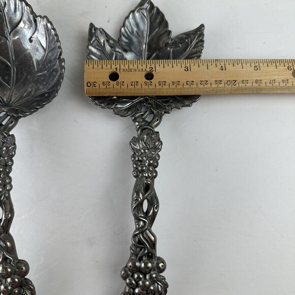 Elegant Aluminum 1997 Arthur Court 2 Piece Grape Vine Leaf Salad Food Servers - Picture 6 of 7